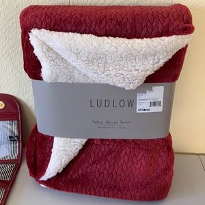 Ludlow velvet Sherpa Throw Blanket